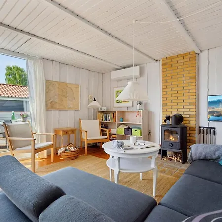 Hira - 200m From The Sea By Interhome Semesterbostad