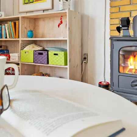 Semesterbostad Hira - 200m From The Sea By Interhome