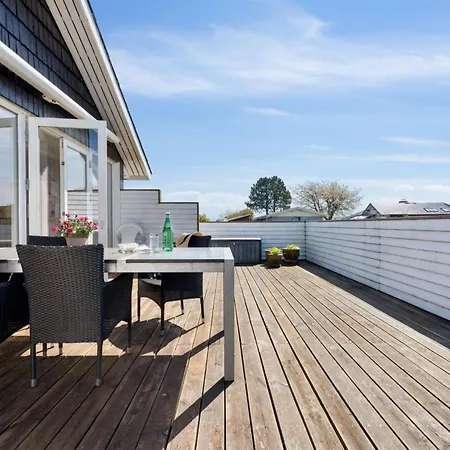 Semesterbostad Hira - 200m From The Sea By Interhome *
