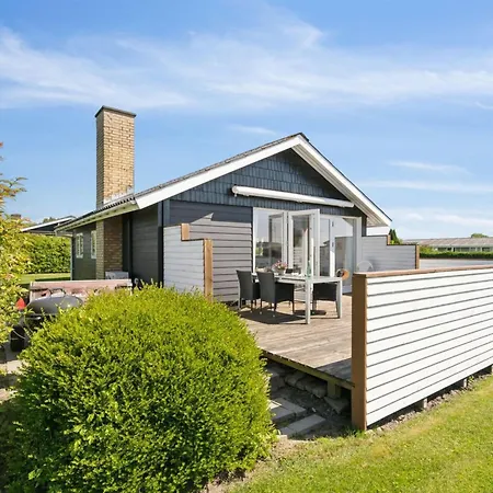 Hira - 200m From The Sea By Interhome Semesterbostad *
